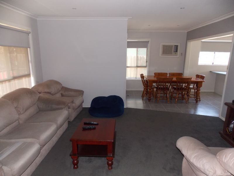 11 Throsby Crescent, Deer Park VIC 3023