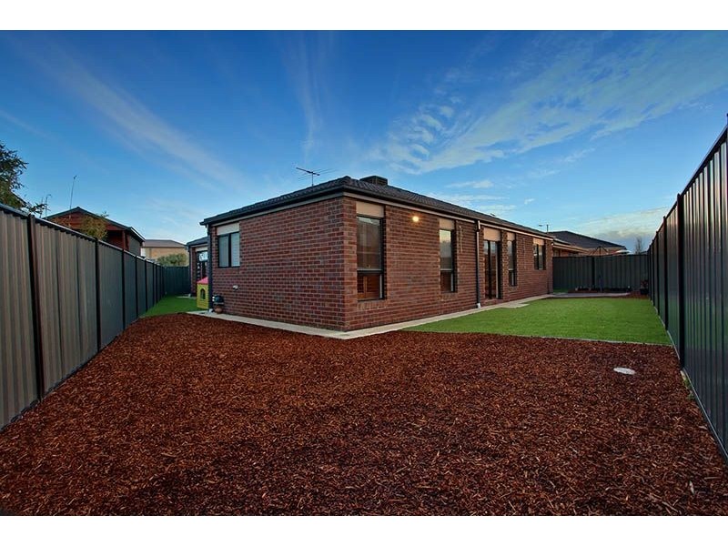 4 Grosvenor Crescent, Derrimut VIC 3030