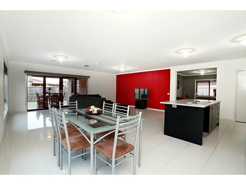 11 St Leonards Avenue, Derrimut VIC 3030