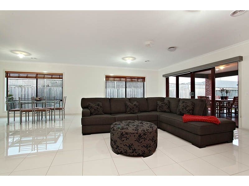 11 St Leonards Avenue, Derrimut VIC 3030