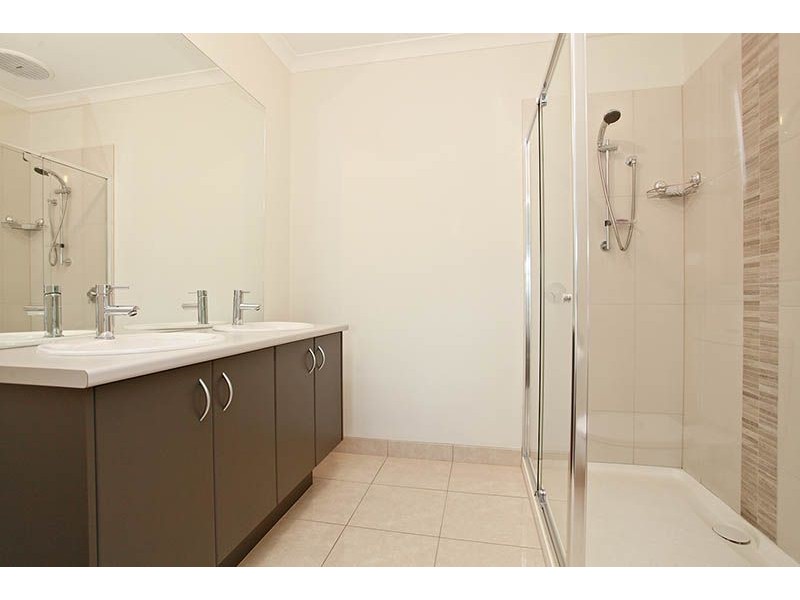 11 St Leonards Avenue, Derrimut VIC 3030