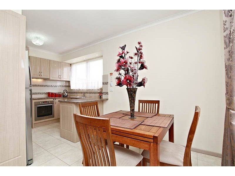 10 Widnes Court, Deer Park VIC 3023