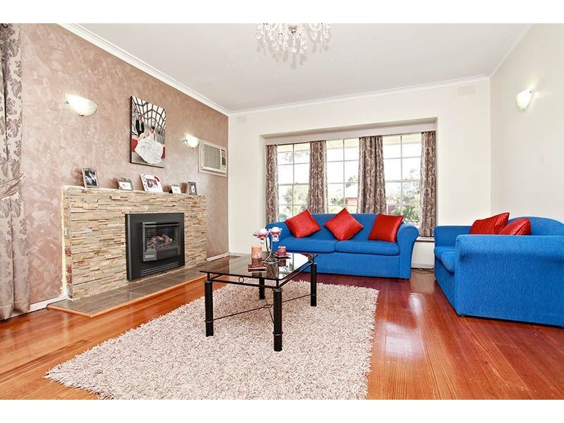 10 Widnes Court, Deer Park VIC 3023