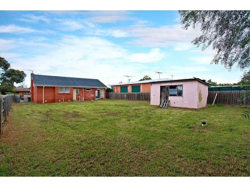 10 Widnes Court, Deer Park VIC 3023