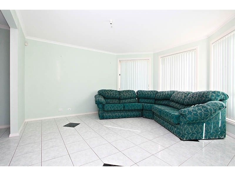 24 Howqua Way, Taylors Hill VIC 3037