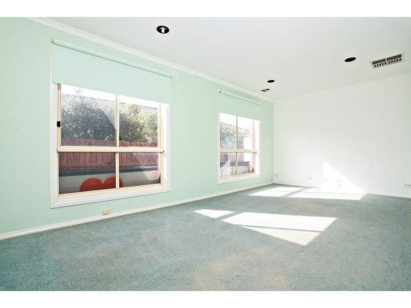 24 Howqua Way, Taylors Hill VIC 3037