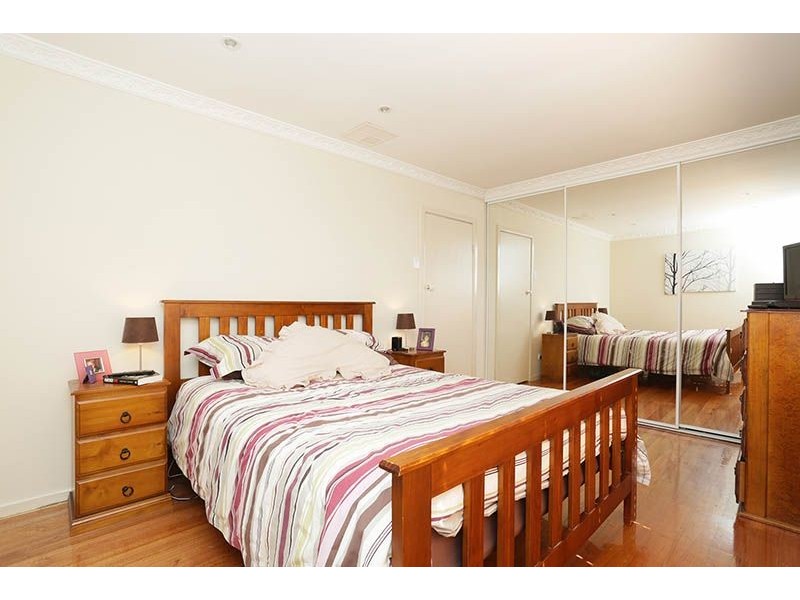 13 Runcorn Crescent, Deer Park VIC 3023