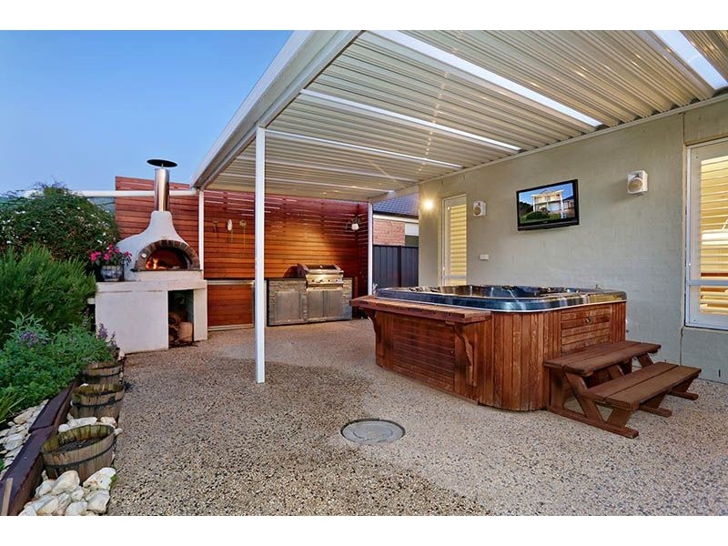 68 Capesthorne Drive, Derrimut VIC 3030