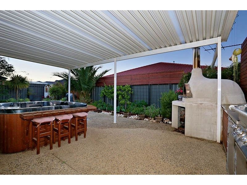68 Capesthorne Drive, Derrimut VIC 3030