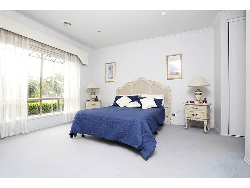 11 Tussock Grove, Cairnlea VIC 3023