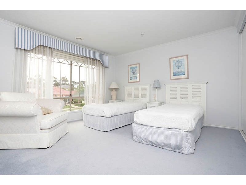 11 Tussock Grove, Cairnlea VIC 3023