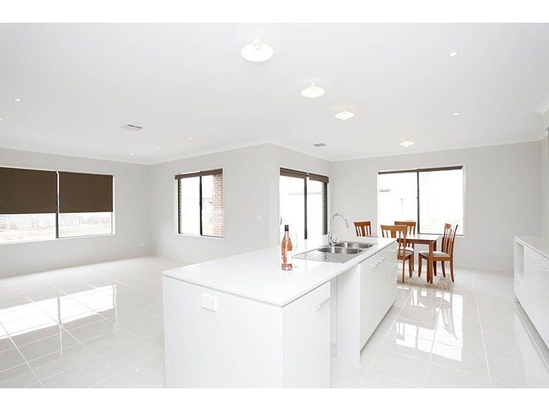 28 Adams Drive, Plumpton VIC 3335