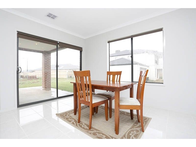 28 Adams Drive, Plumpton VIC 3335