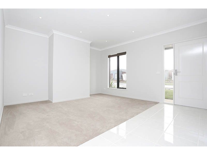 28 Adams Drive, Plumpton VIC 3335