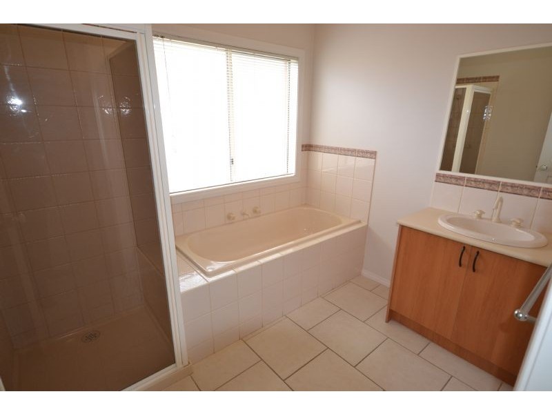 33 The Parkway, Caroline Springs VIC 3023