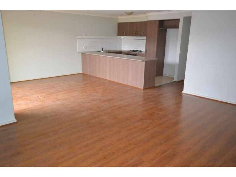 12 Deauville Lane, Deer Park VIC 3023