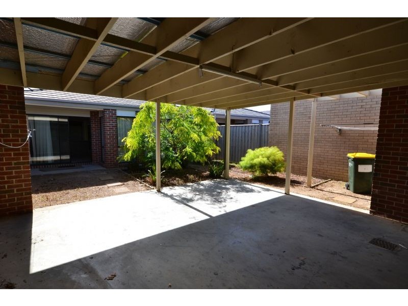 12 Deauville Lane, Deer Park VIC 3023