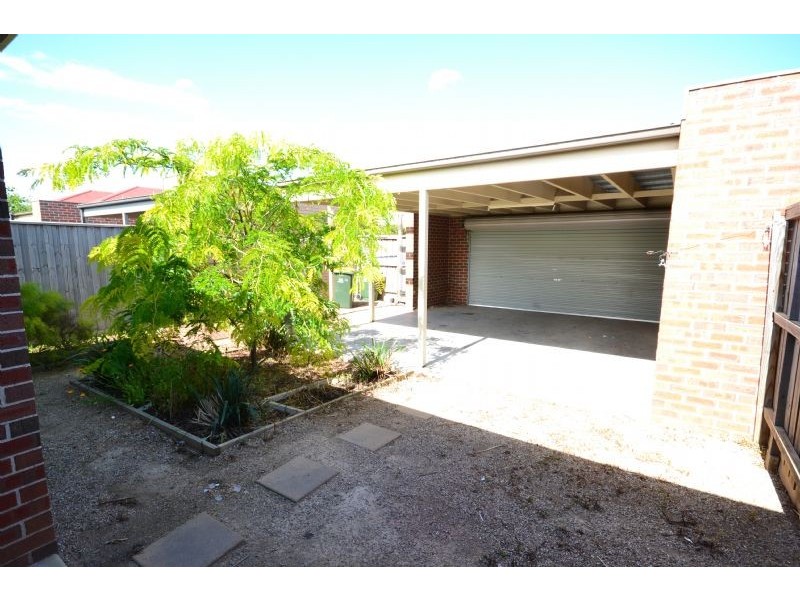 12 Deauville Lane, Deer Park VIC 3023