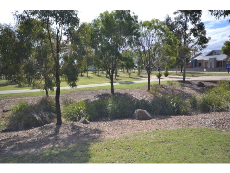 12 Deauville Lane, Deer Park VIC 3023