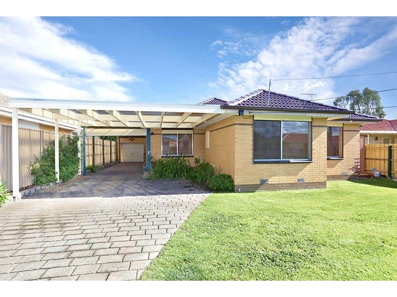 13 Runcorn Crescent, Deer Park VIC 3023