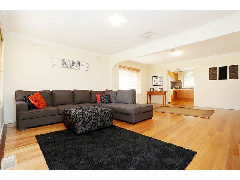 13 Runcorn Crescent, Deer Park VIC 3023