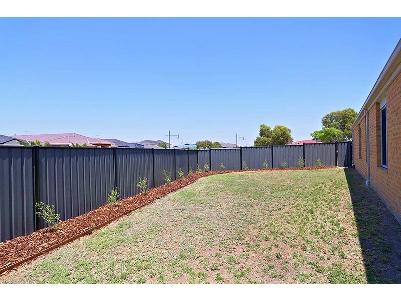 12 Leeds Walkway, Derrimut VIC 3030