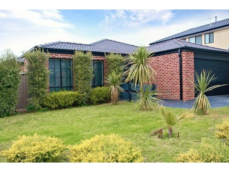 14 Greenstead Way, Cairnlea VIC 3023