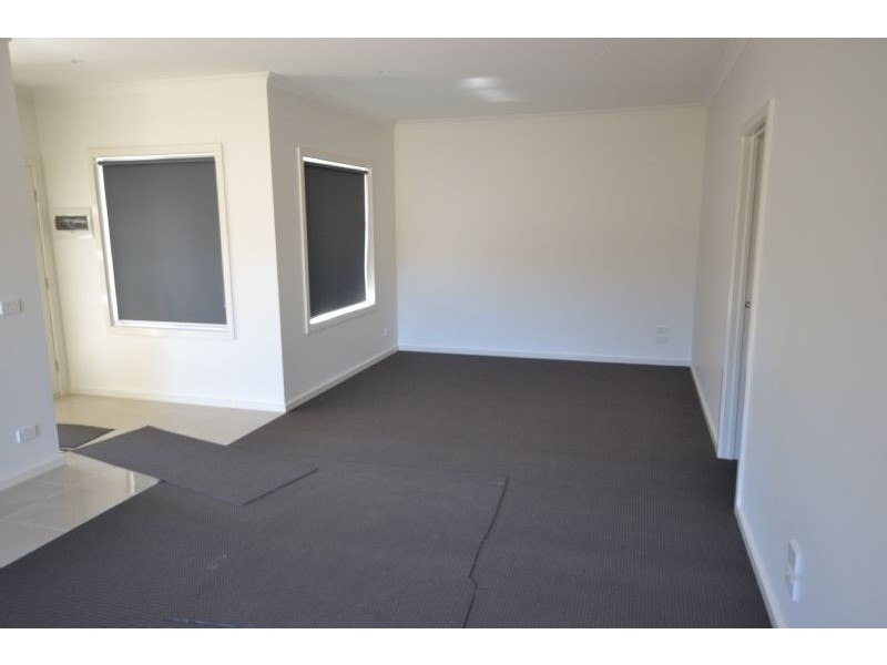 2/3 Maxweld Street, Ardeer VIC 3022