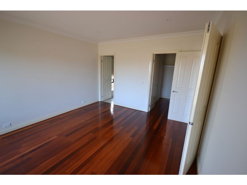 32 St Leonards Avenue, Derrimut VIC 3030