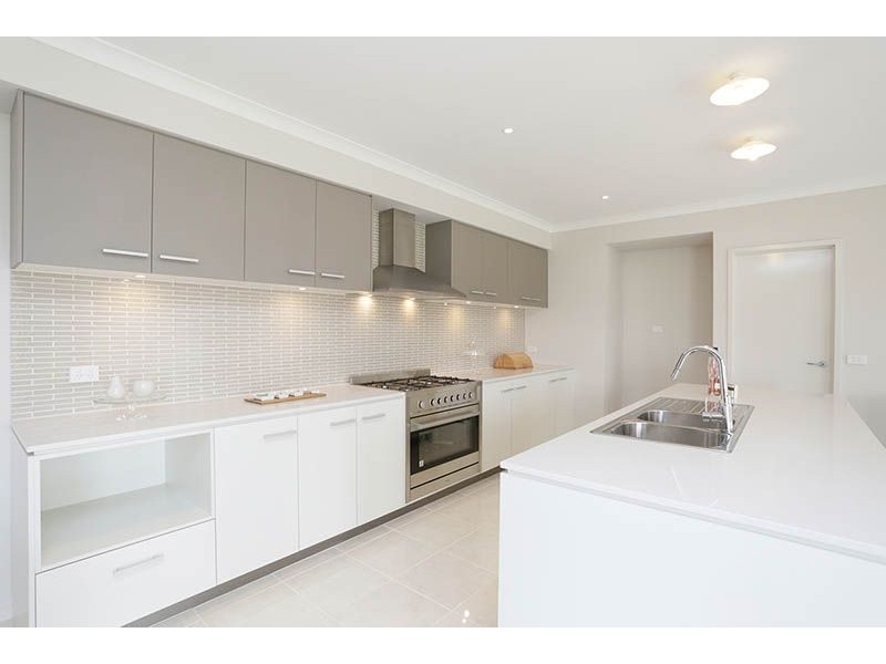 28 Adams Avenue, Plumpton VIC 3335