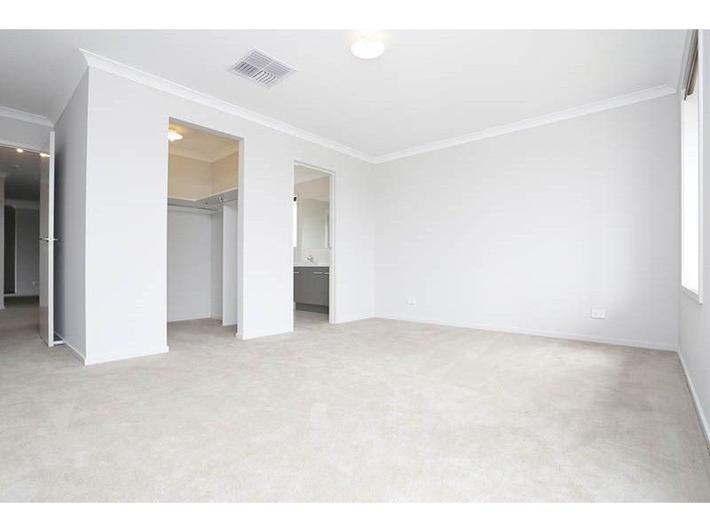 28 Adams Avenue, Plumpton VIC 3335