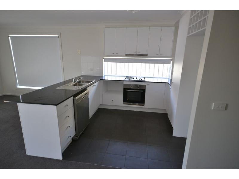 24 Hatfield Place, Deer Park VIC 3023