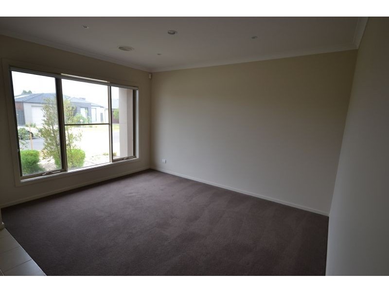 24 Longfield Way, Deer Park VIC 3023