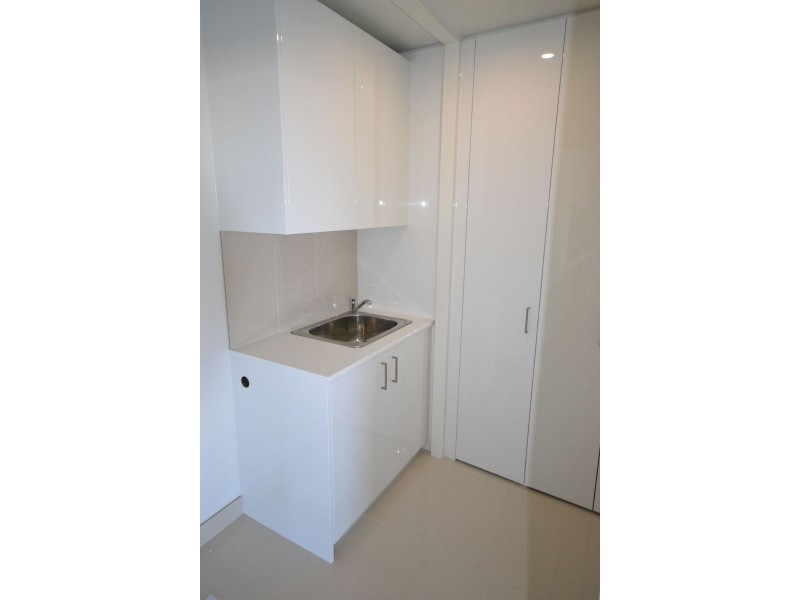 4/1  Woodward Way, Caroline Springs VIC 3023