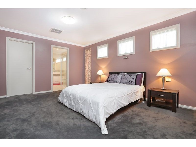 10 Chiswick Crescent, Derrimut VIC 3030