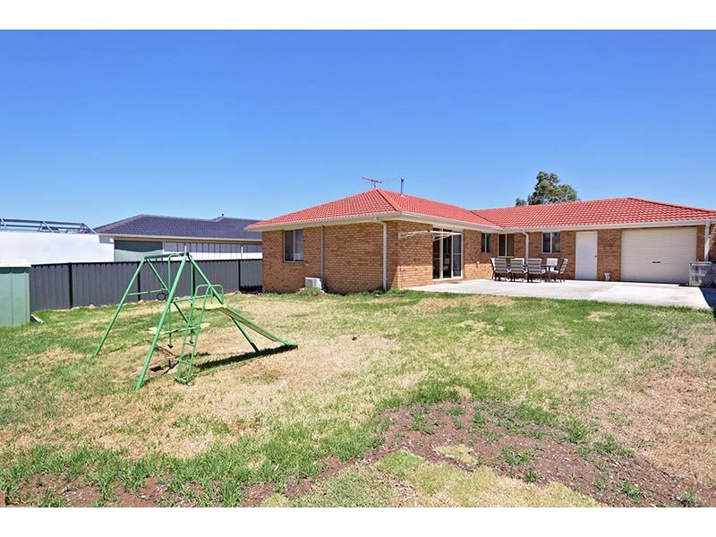 51 Pendragon Crescent, Derrimut VIC 3030