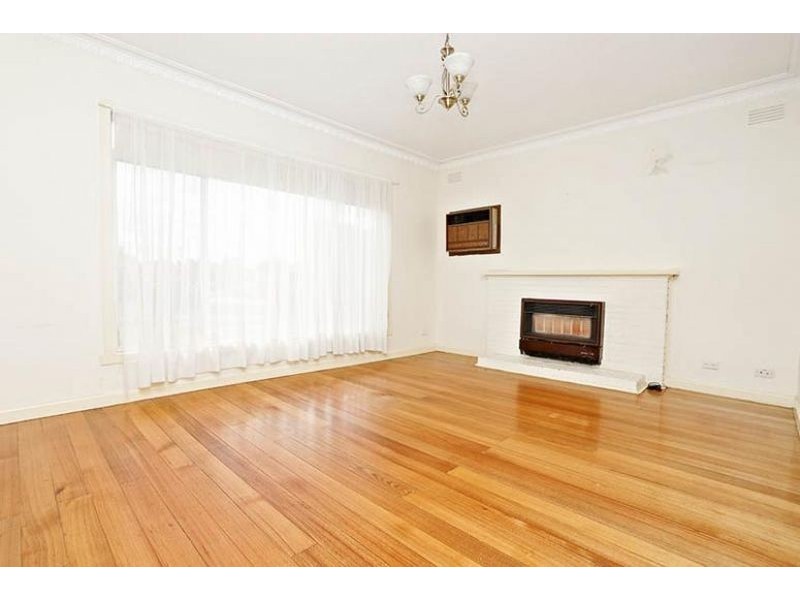 78 Welwyn Pde, Deer Park VIC 3023