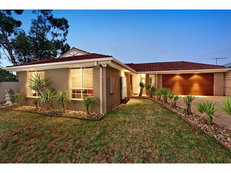 11 Michael Court, Hillside VIC 3037