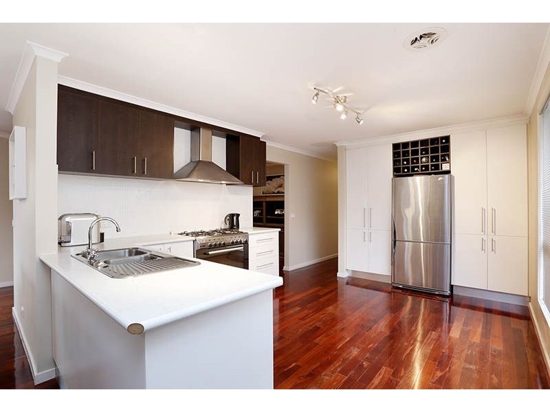 11 Michael Court, Hillside VIC 3037