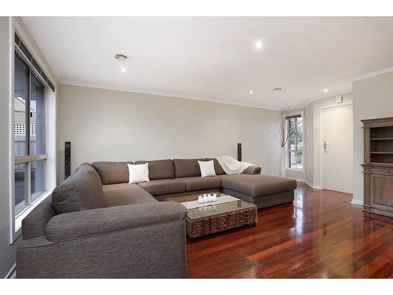 11 Michael Court, Hillside VIC 3037