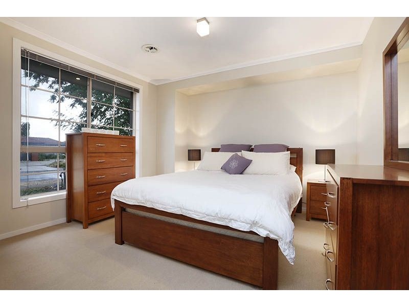 11 Michael Court, Hillside VIC 3037