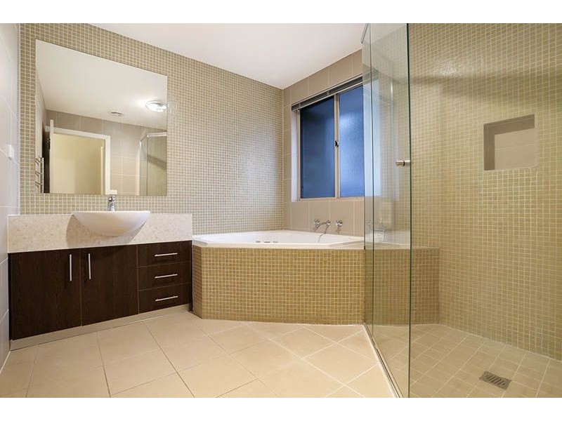 11 Michael Court, Hillside VIC 3037