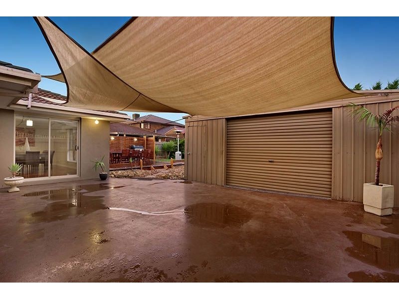 11 Michael Court, Hillside VIC 3037