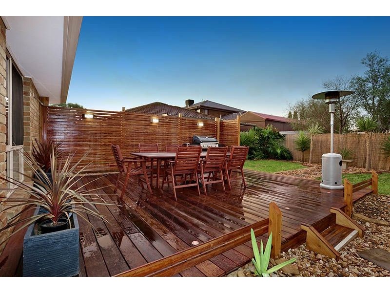 11 Michael Court, Hillside VIC 3037