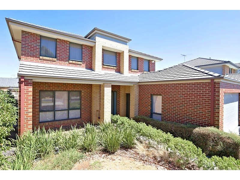 10 Castlebury Place, Deer Park VIC 3023