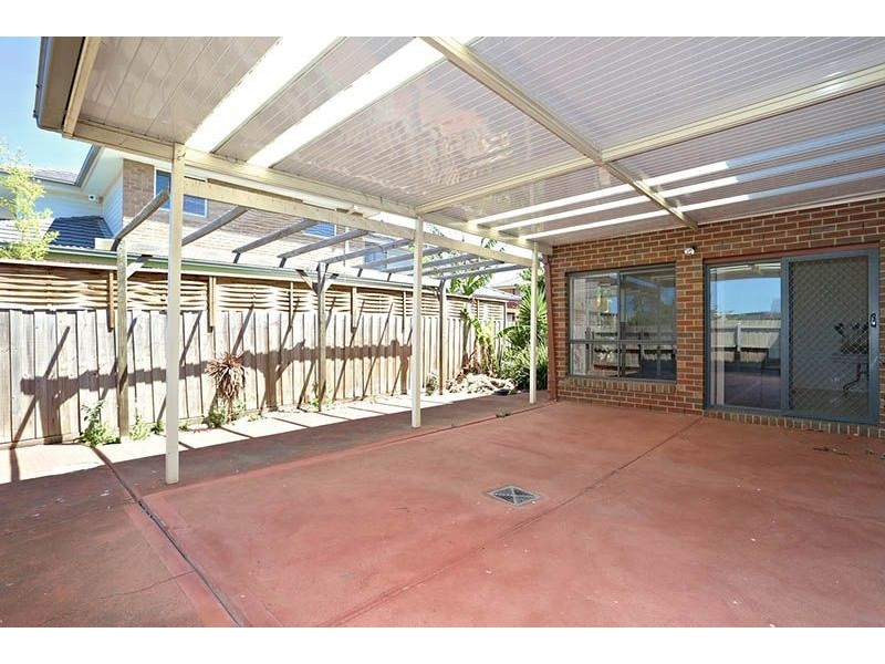 10 Castlebury Place, Deer Park VIC 3023
