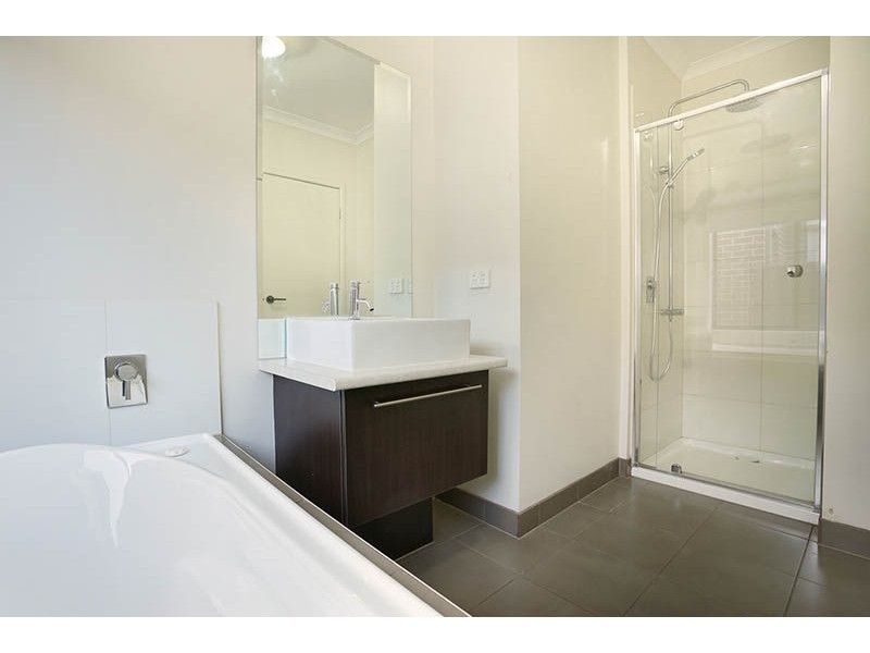 4 Clandon Way, Derrimut VIC 3030