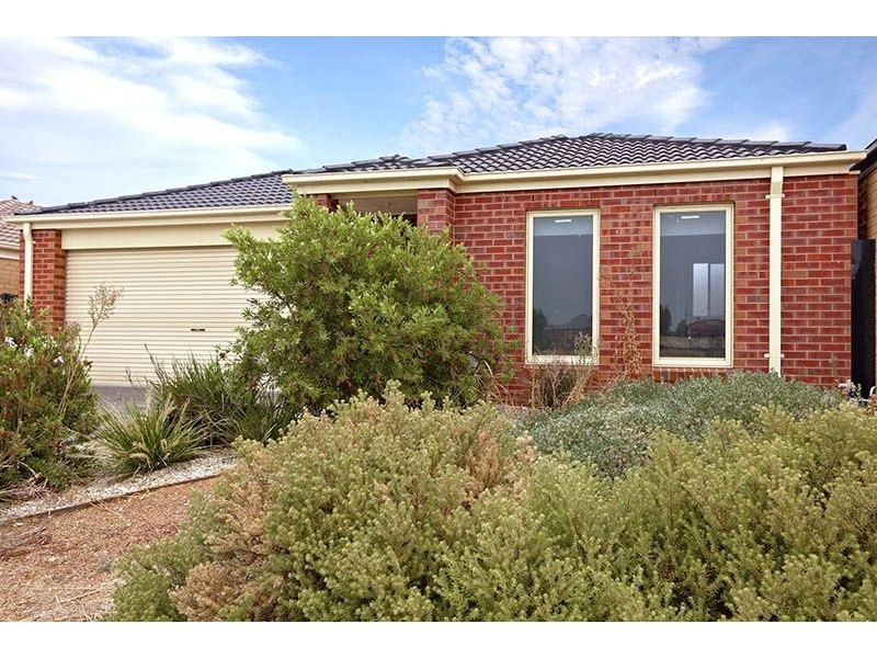 24 Tiverton Parkway, Derrimut VIC 3030