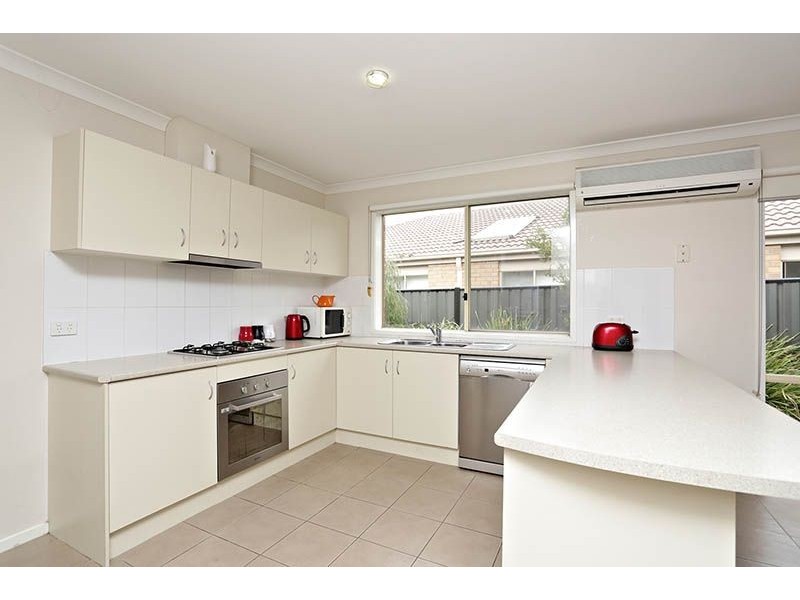 24 Tiverton Parkway, Derrimut VIC 3030