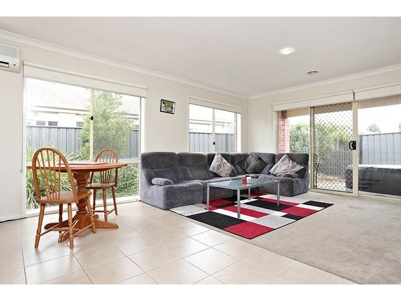 24 Tiverton Parkway, Derrimut VIC 3030
